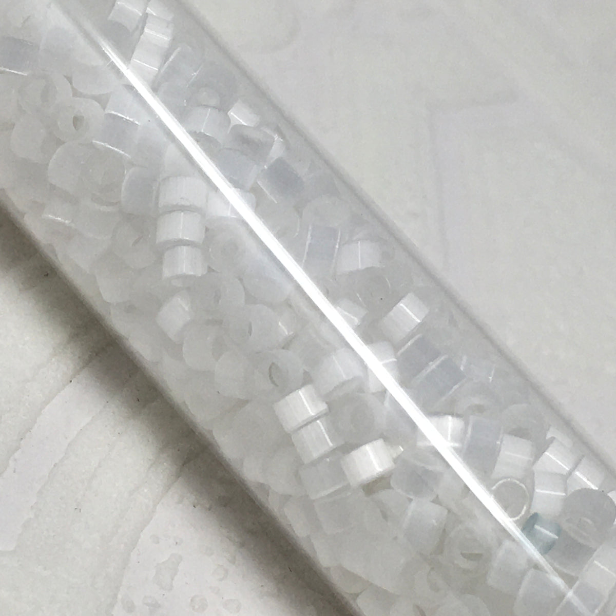 2.5mm Size 10/0 24g tube Cylindica Seed Beads Off White