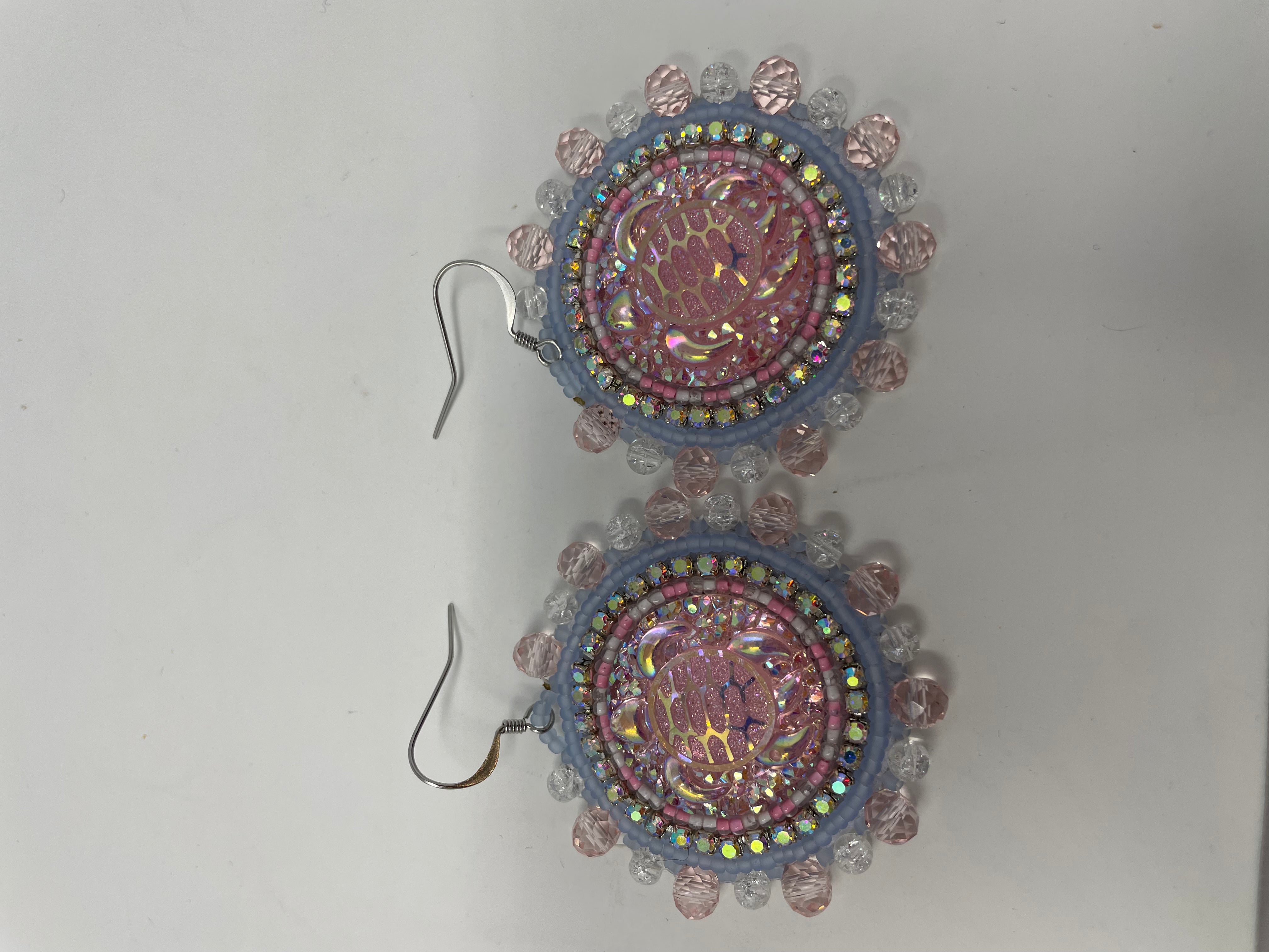 Asteria Brill Pink + Blue Turtle Earrings