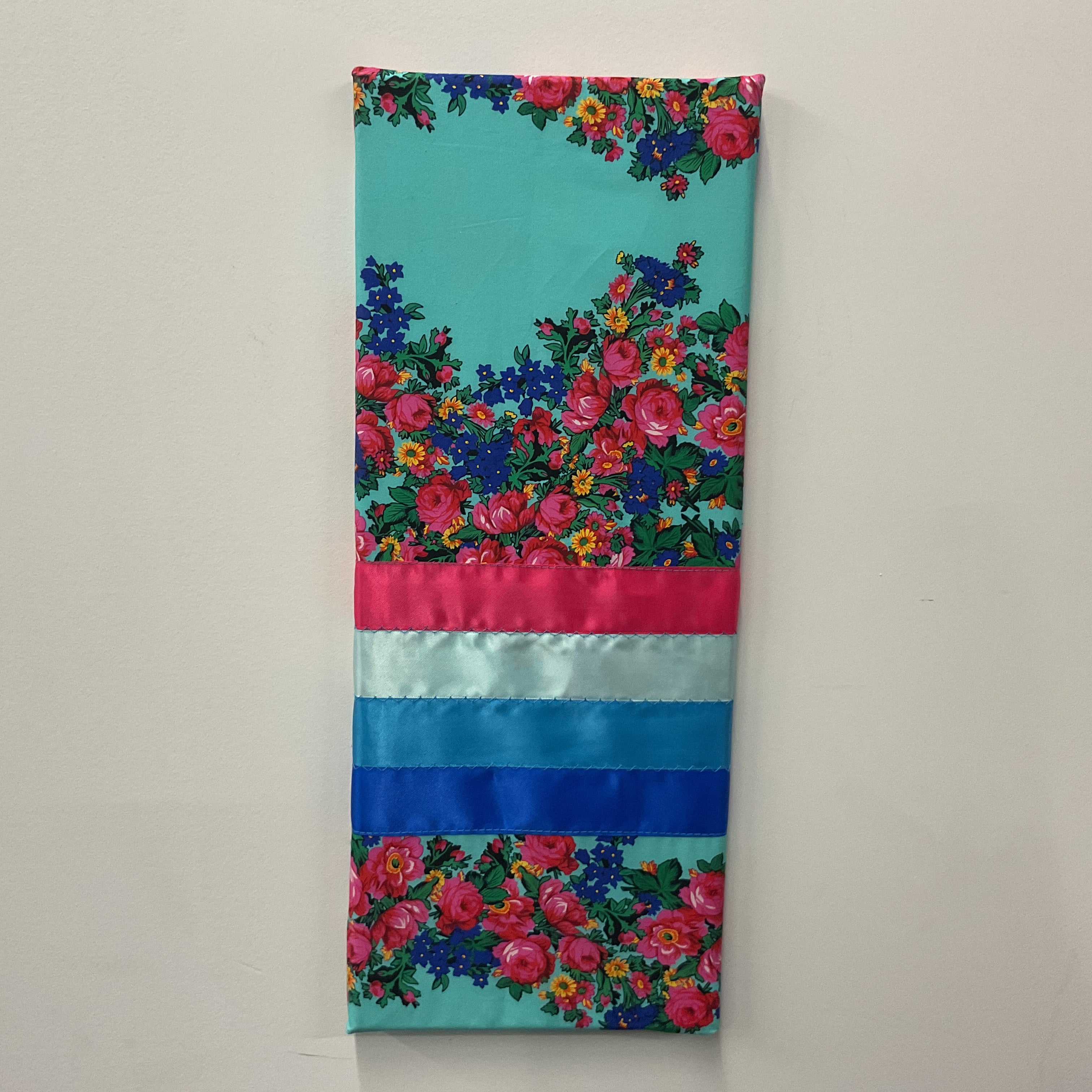 Ribbon Wall Hanger