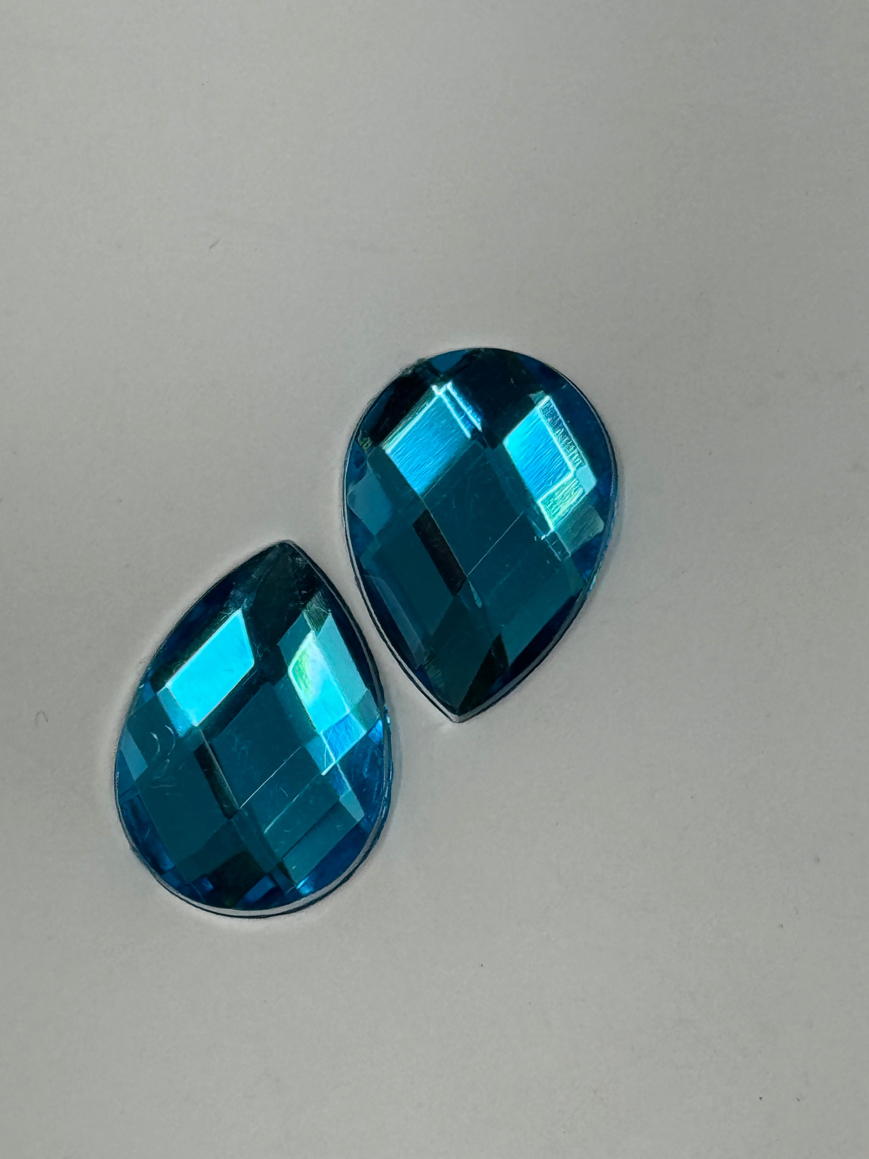 Rhinestone Earring Center Pair