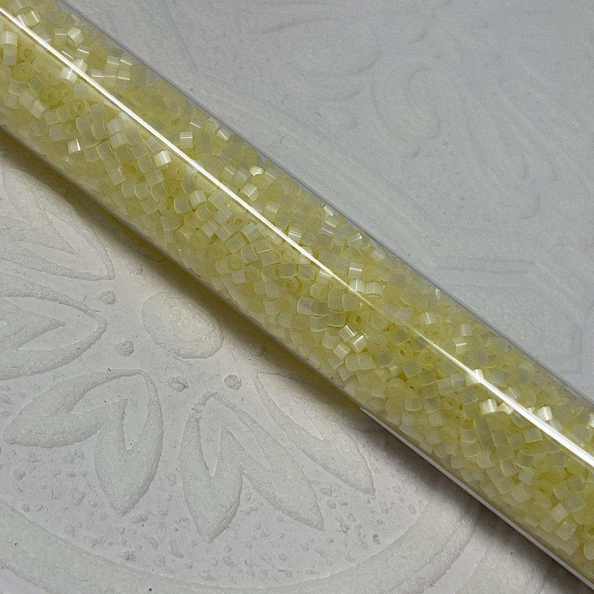 1.6mm Size 15/0 24g tube Cylindica Seed Beads Dandelion